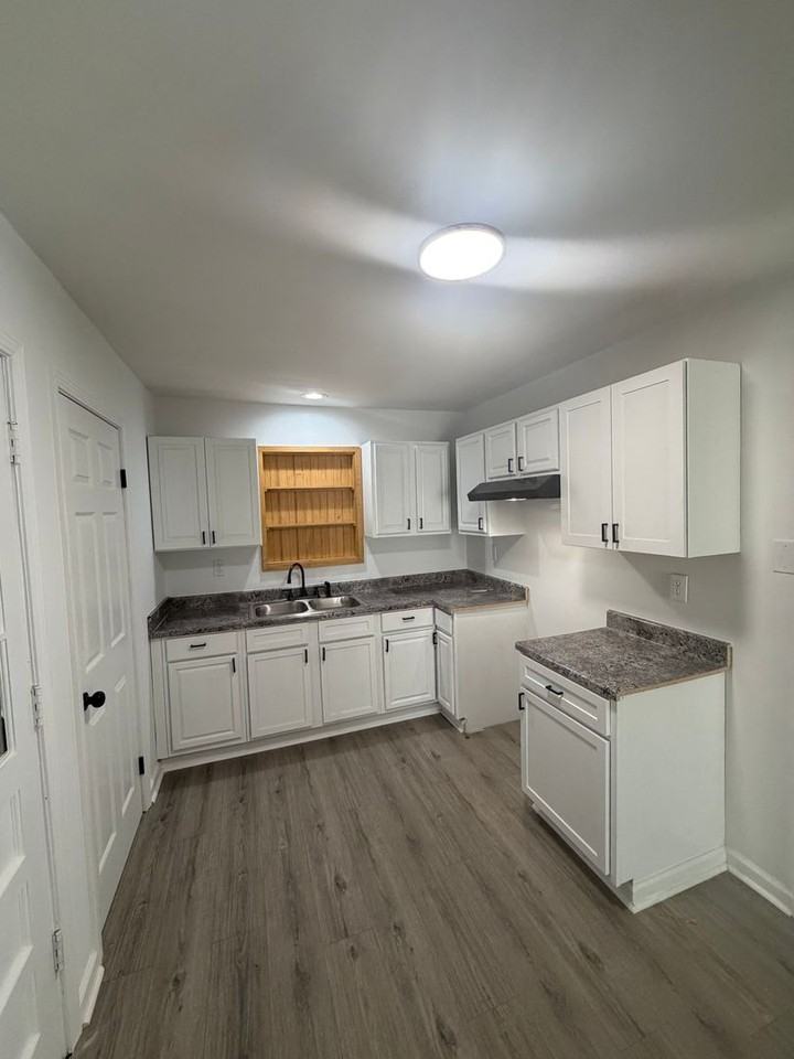 1956 Edward Ave - Photo 7 of 20