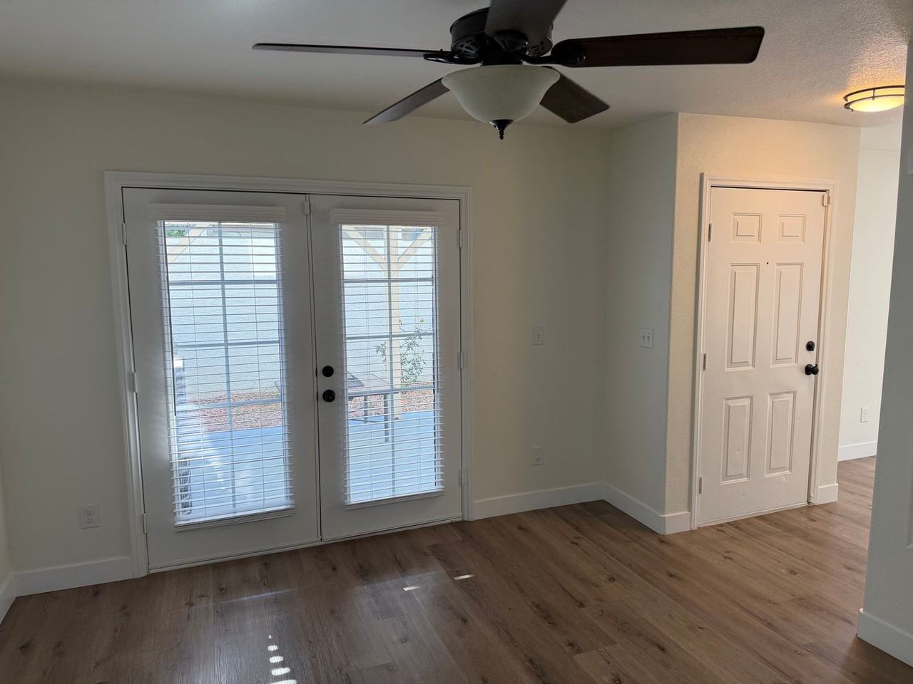 458 Winthrop Pl - Photo 3 of 11