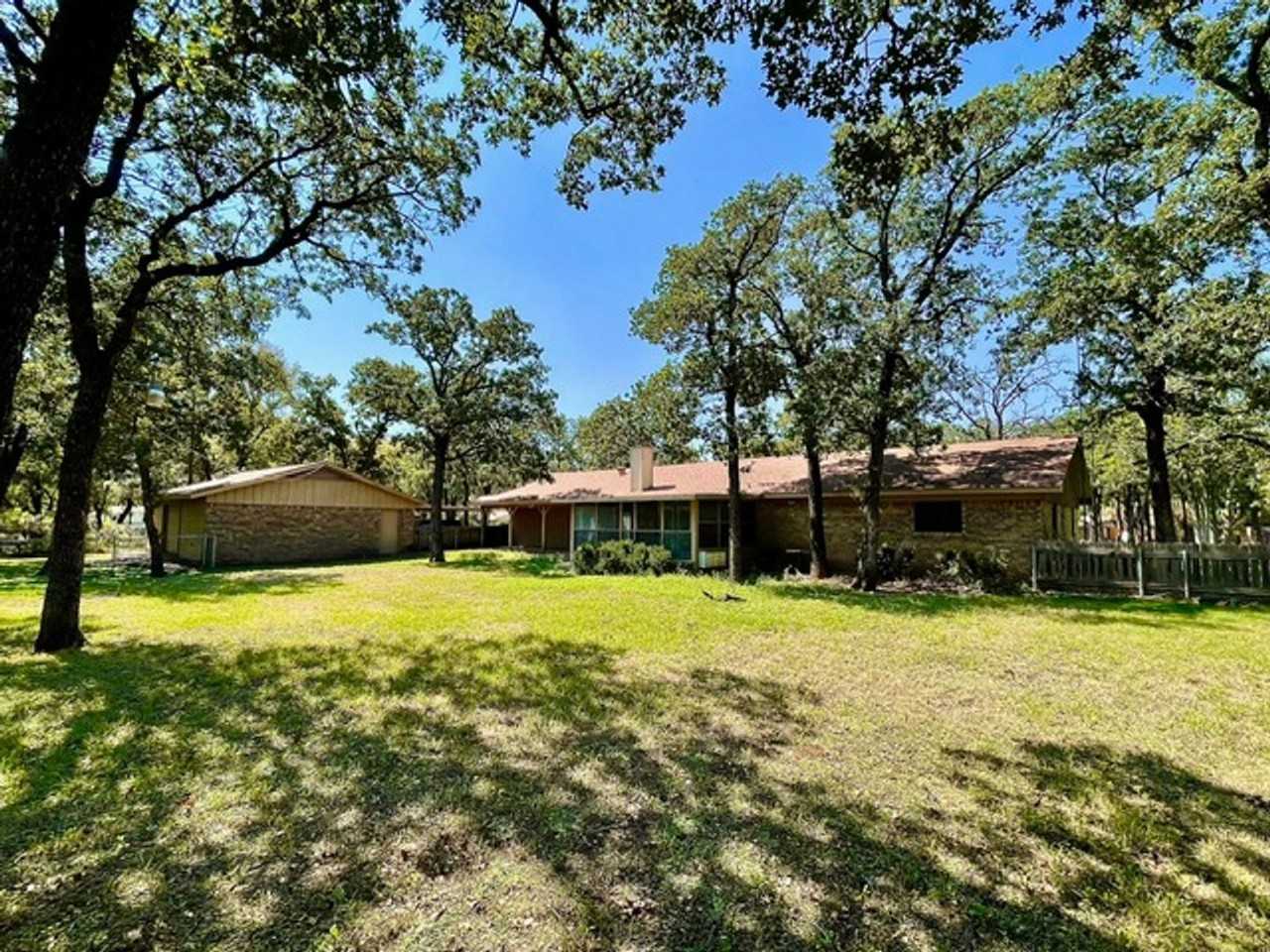 108 Oak Forest Cir - Photo 2 of 27