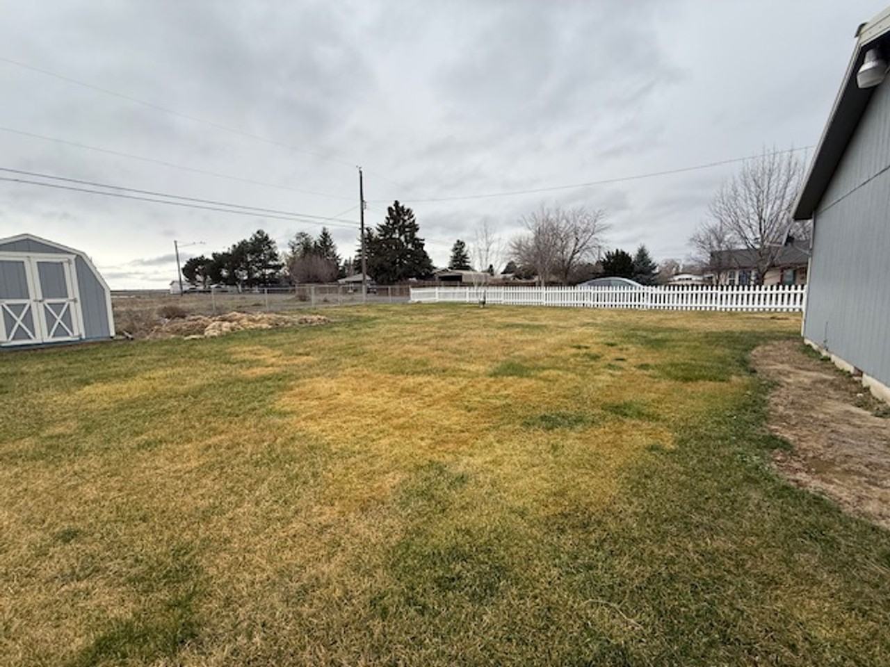 300 S Fir Ave - Photo 3 of 12