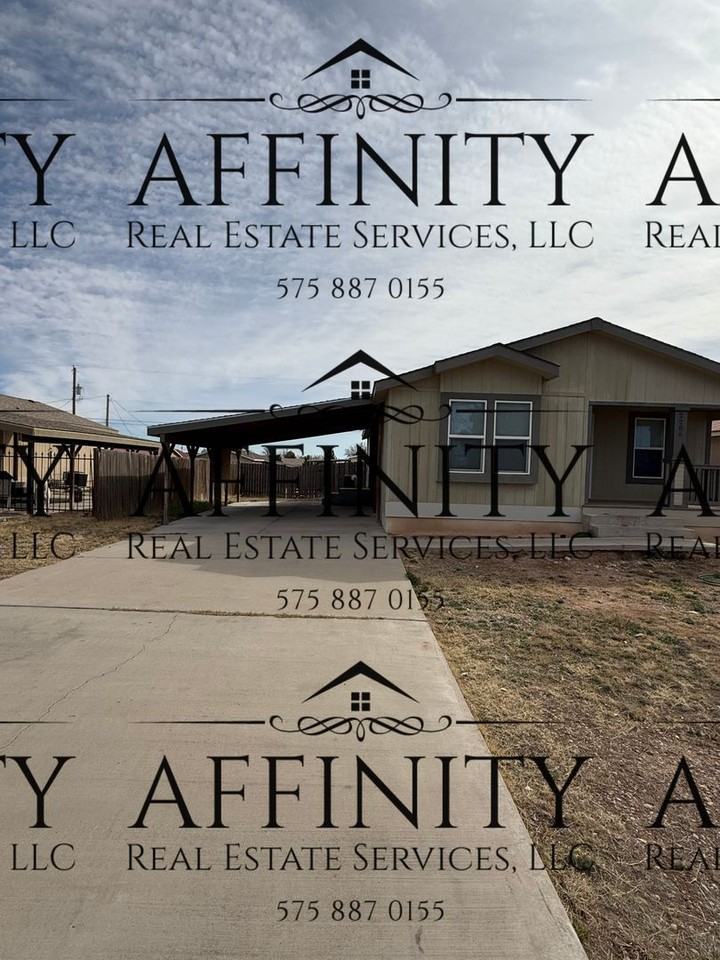 2206 Iris St - Photo 2 of 17