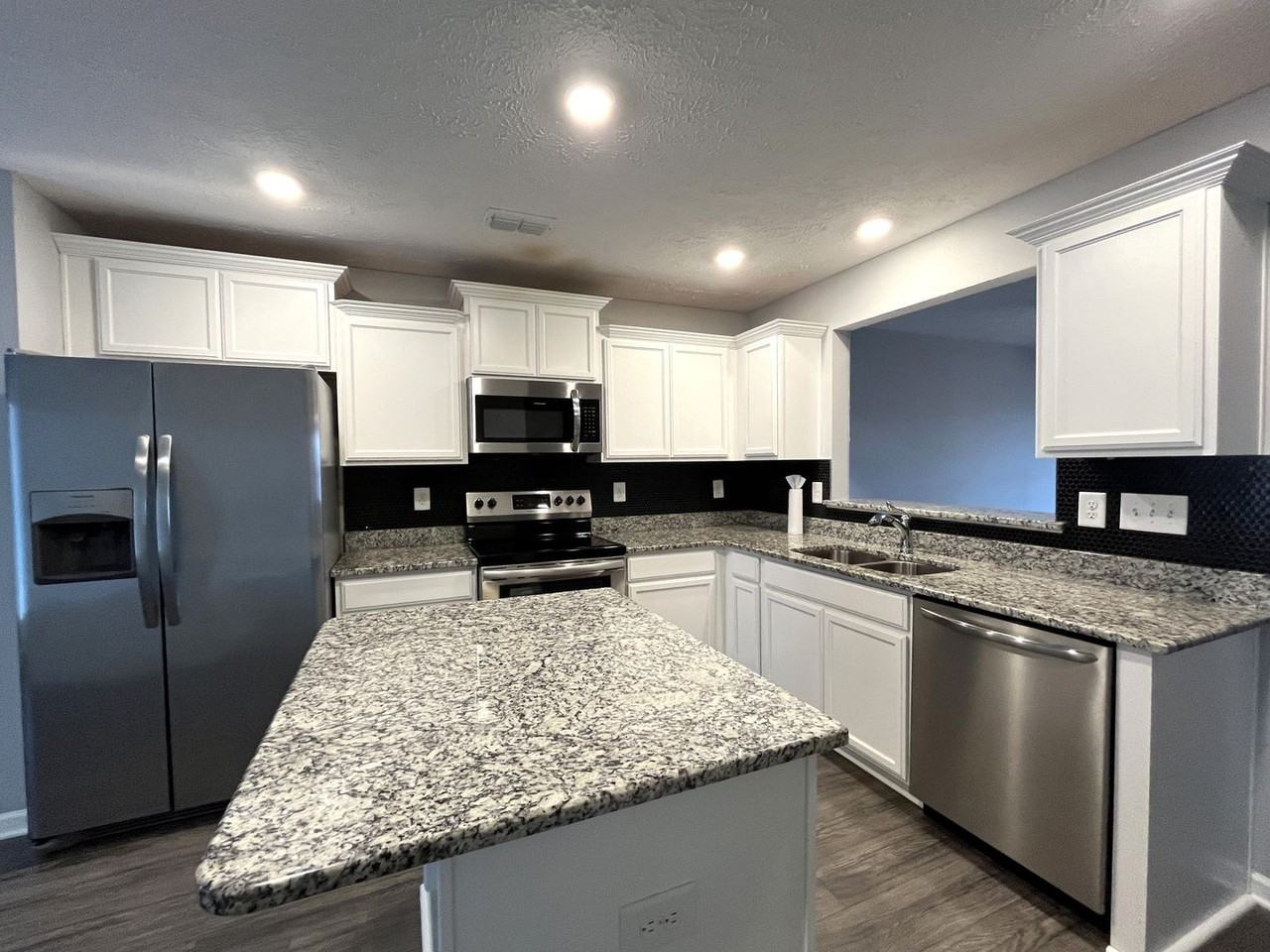 4084 Utica St - Photo 5 of 22