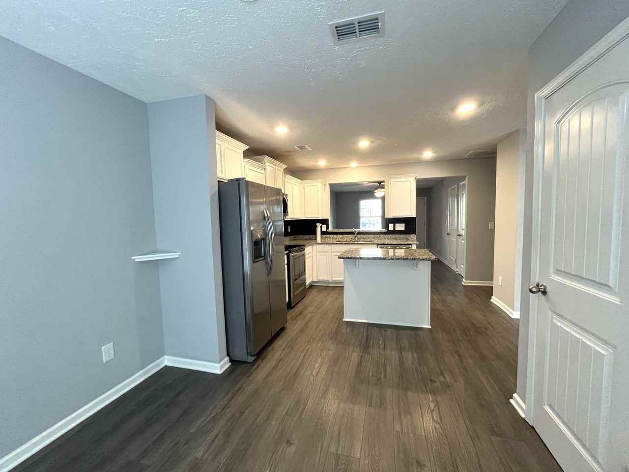 4084 Utica St - Photo 7 of 22