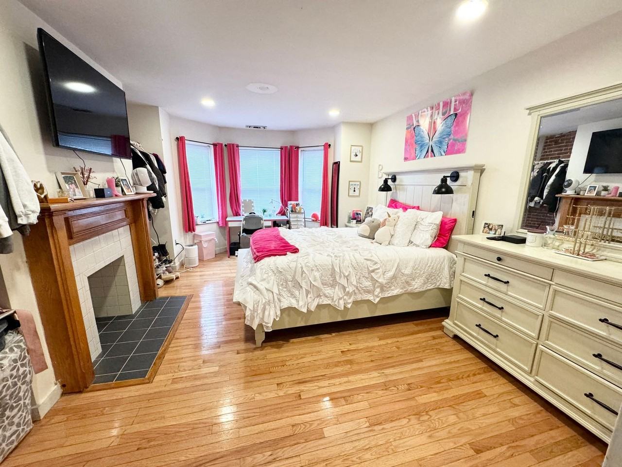 71 Gainsborough St - Photo 4 of 6