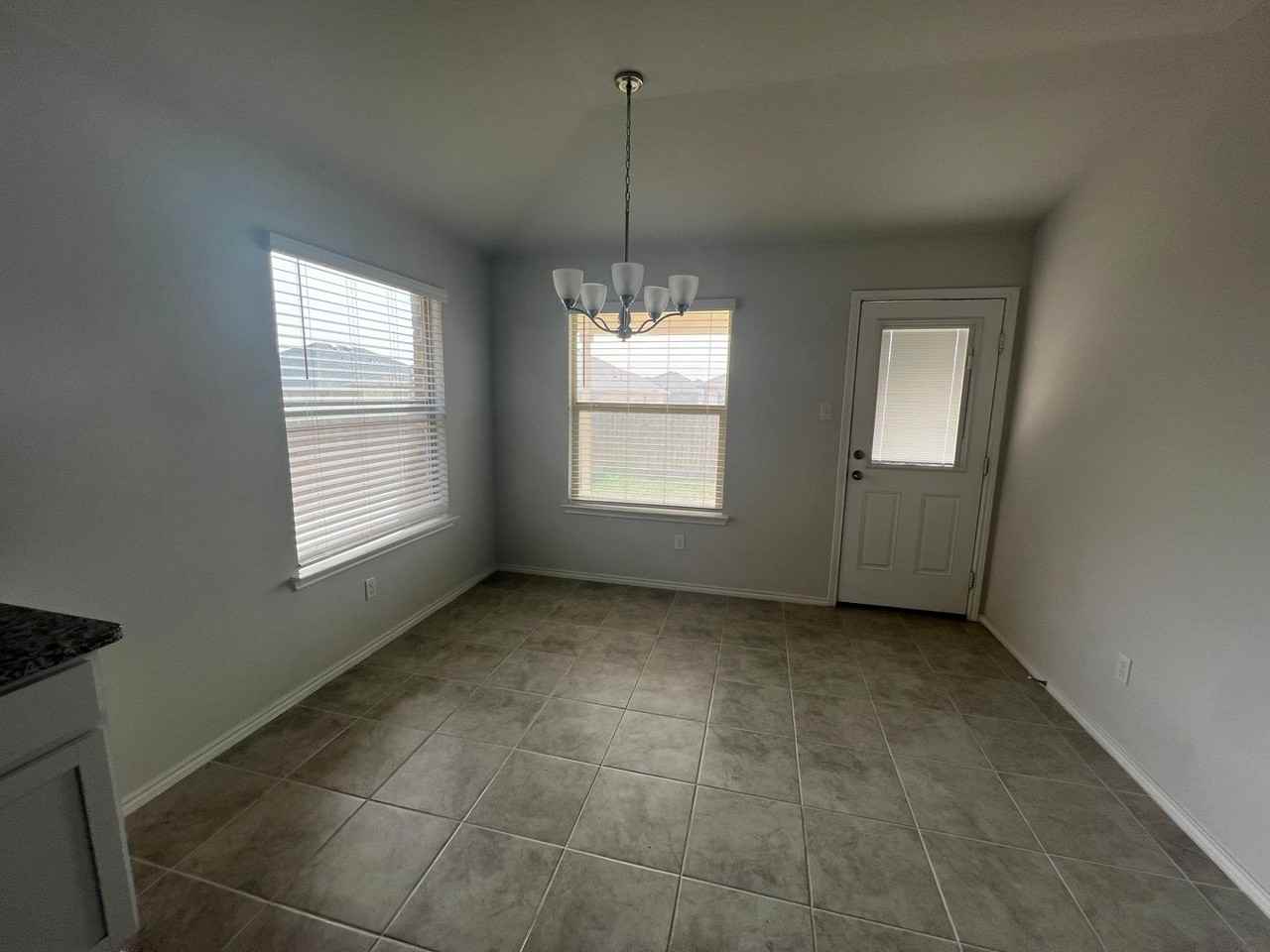 9019 Stonehollow Dr - Photo 7 of 14