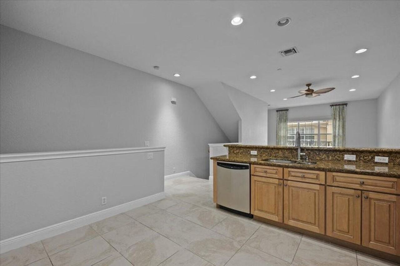 4902 Vine Cliff Way E - Photo 2 of 21