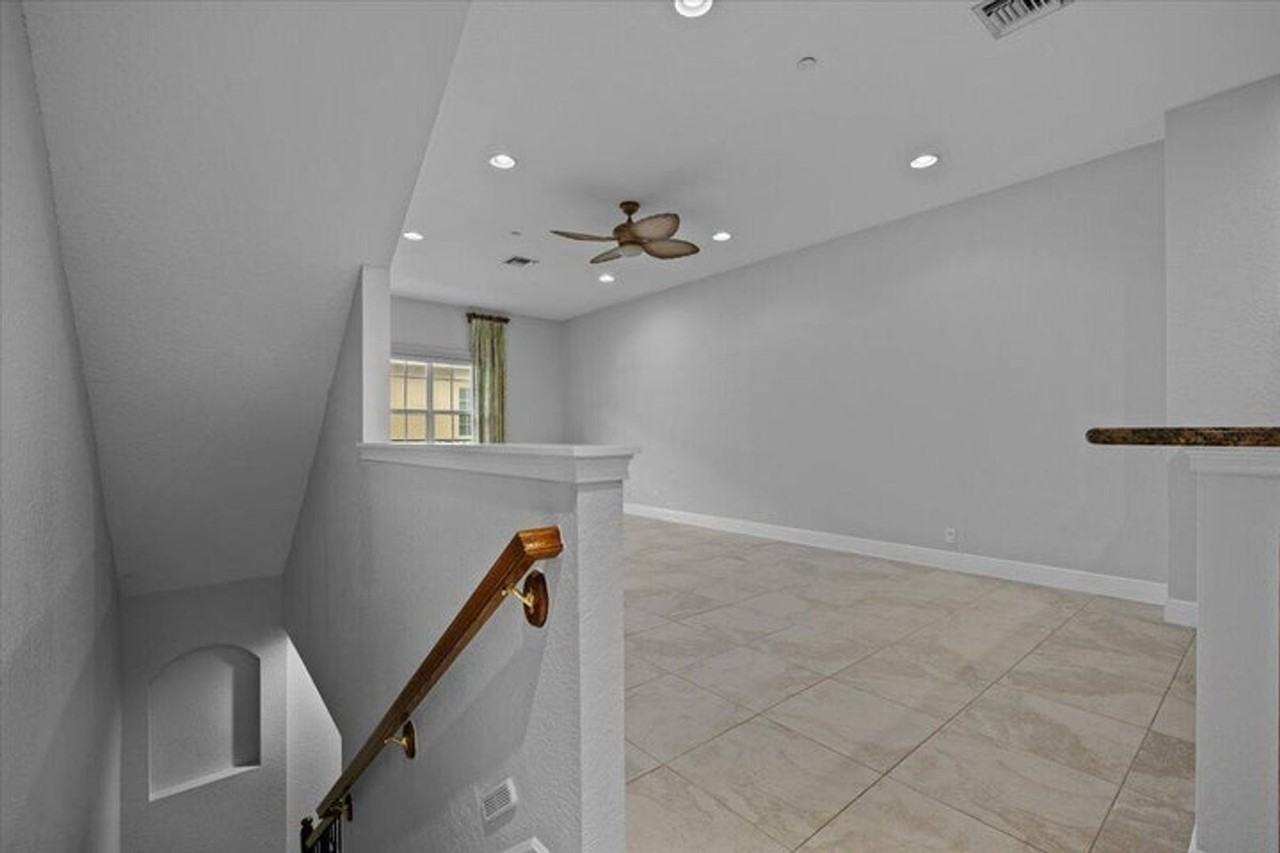 4902 Vine Cliff Way E - Photo 4 of 21