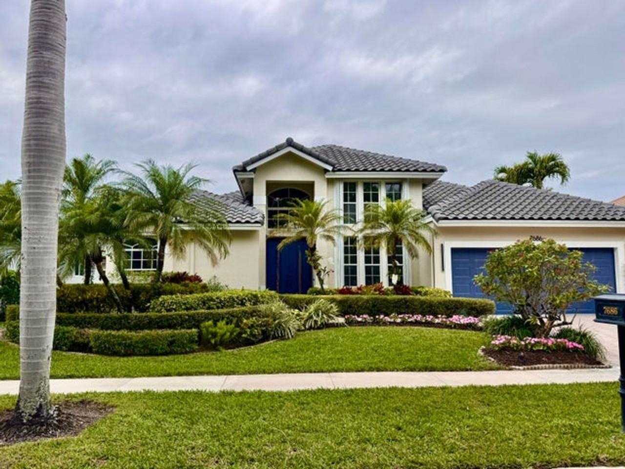 7686 La Corniche Cir - Photo 7 of 17