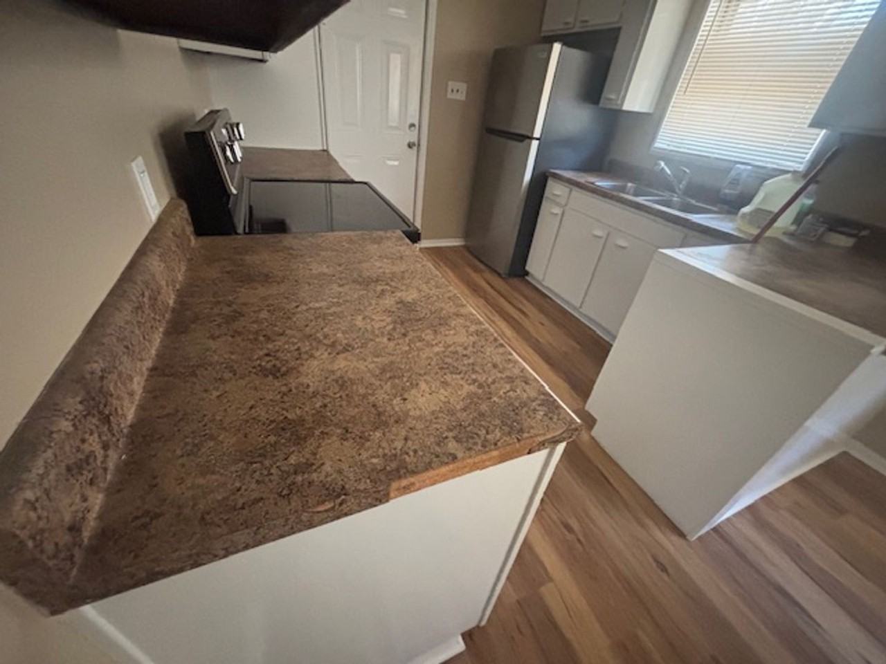 1121 Groner Dr - Photo 3 of 9