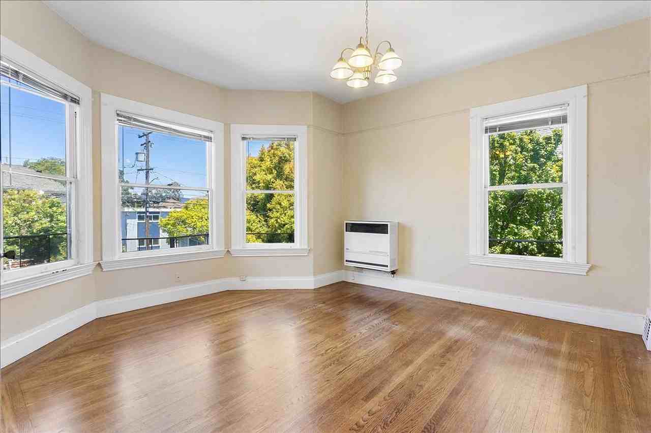 2116 Clinton Ave - Photo 4 of 10