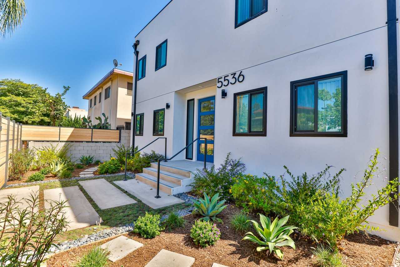 Premium Dion Apartments - Photo 2 of 12