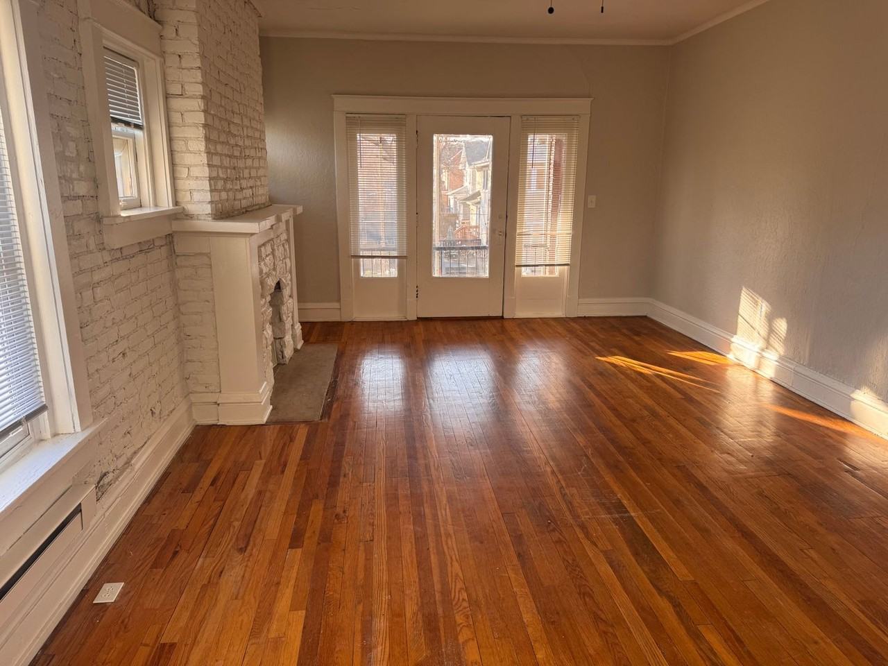 4007 Holly St - Photo 2 of 25