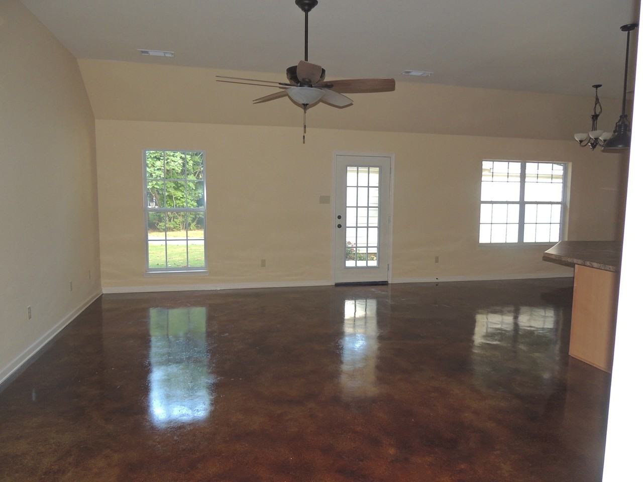 7785 Shamrock Rd - Photo 4 of 5