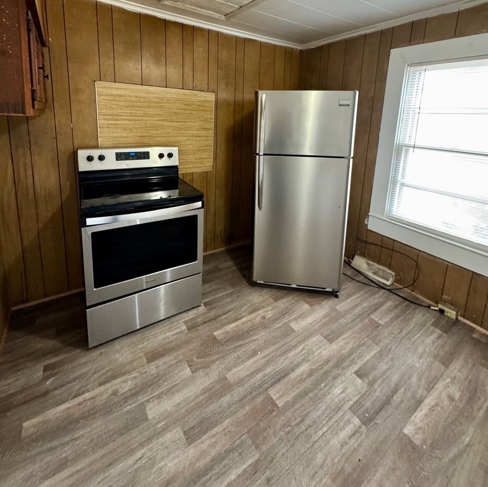 615 W Davidson Ave - Photo 6 of 9