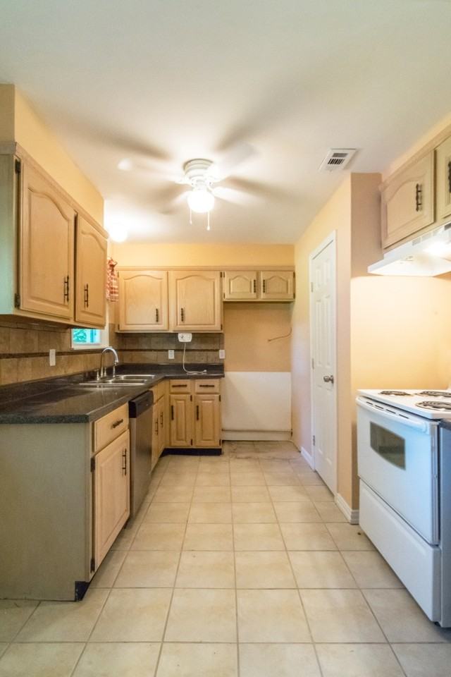 2515 Greenhurst Dr - Photo 6 of 21