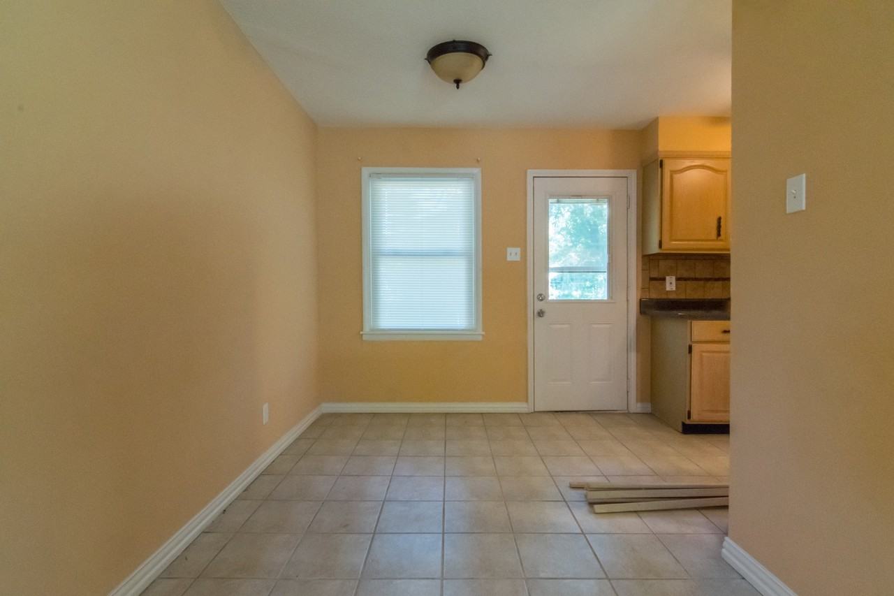 2515 Greenhurst Dr - Photo 7 of 21