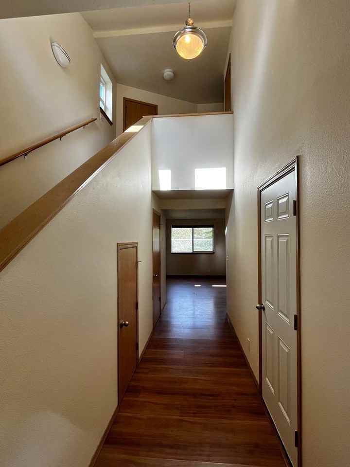 1997 Kelowna Pl Se - Photo 3 of 15