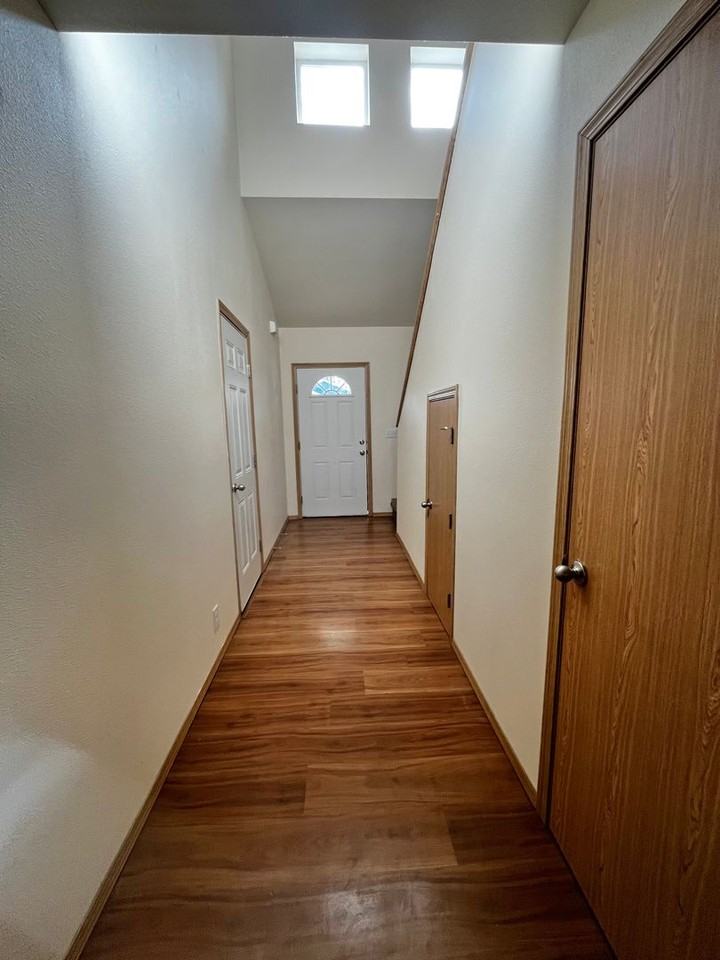 1997 Kelowna Pl Se - Photo 4 of 15