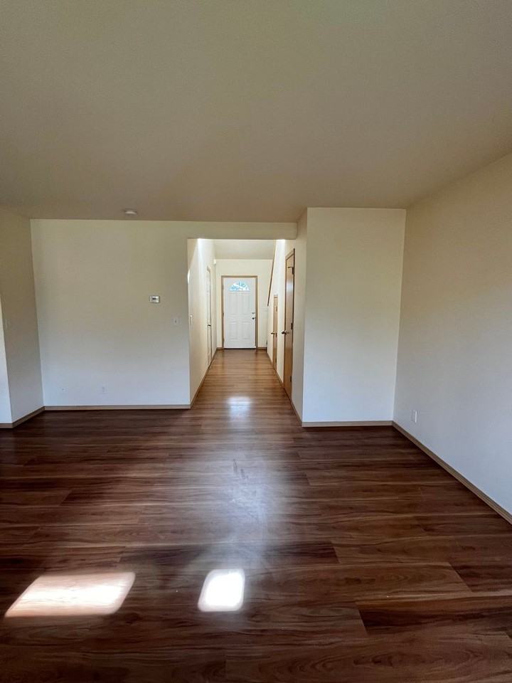 1997 Kelowna Pl Se - Photo 5 of 15