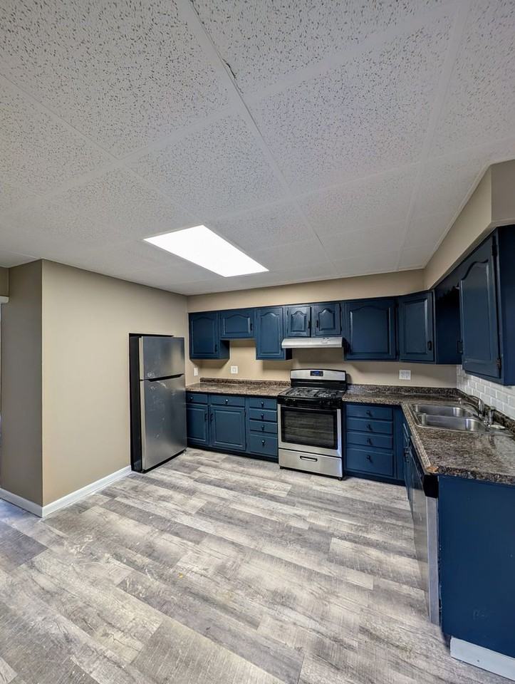 517 Center Ave - Photo 2 of 12