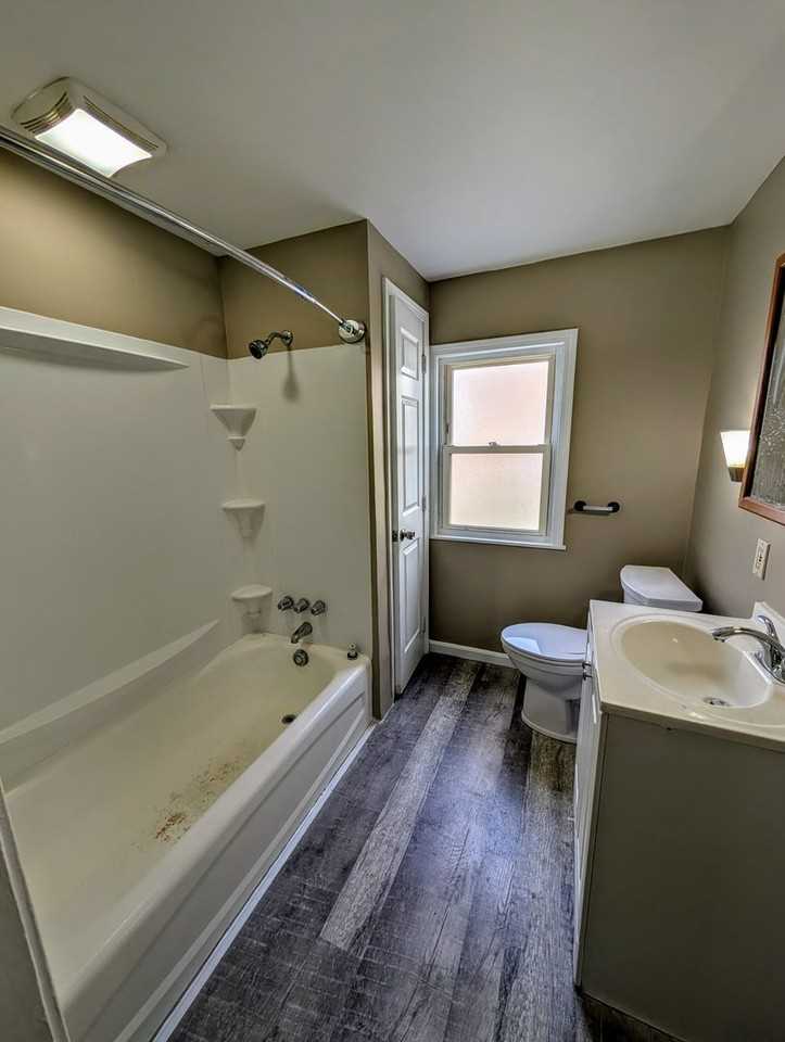 517 Center Ave - Photo 7 of 12