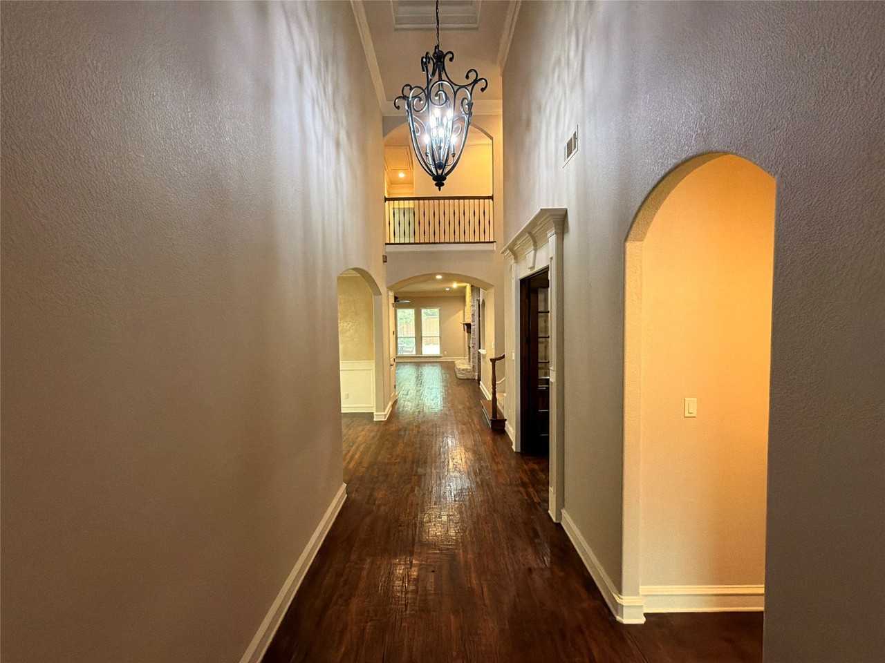 8116 Canyon Oak Dr - Photo 7 of 40