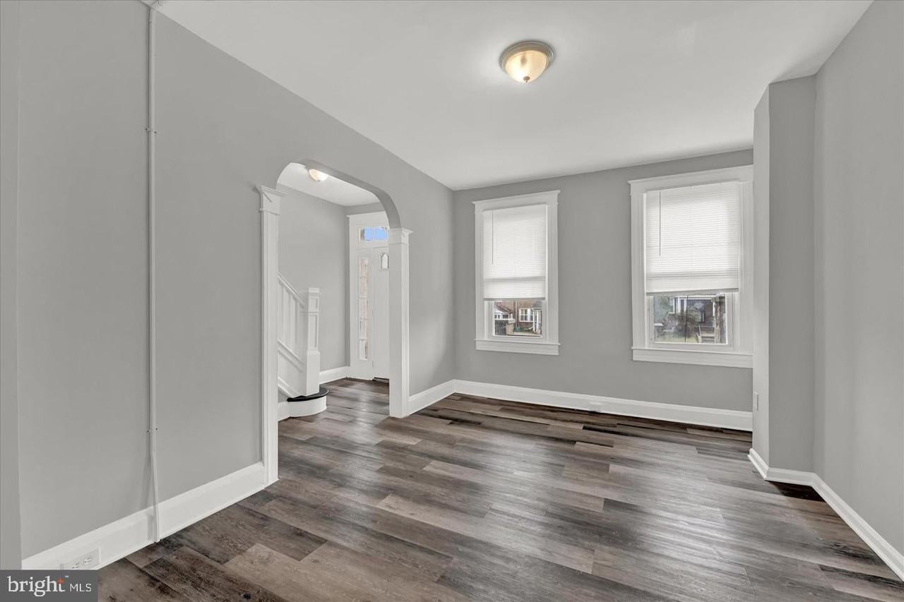 536 Winston Ave - Photo 6 of 21