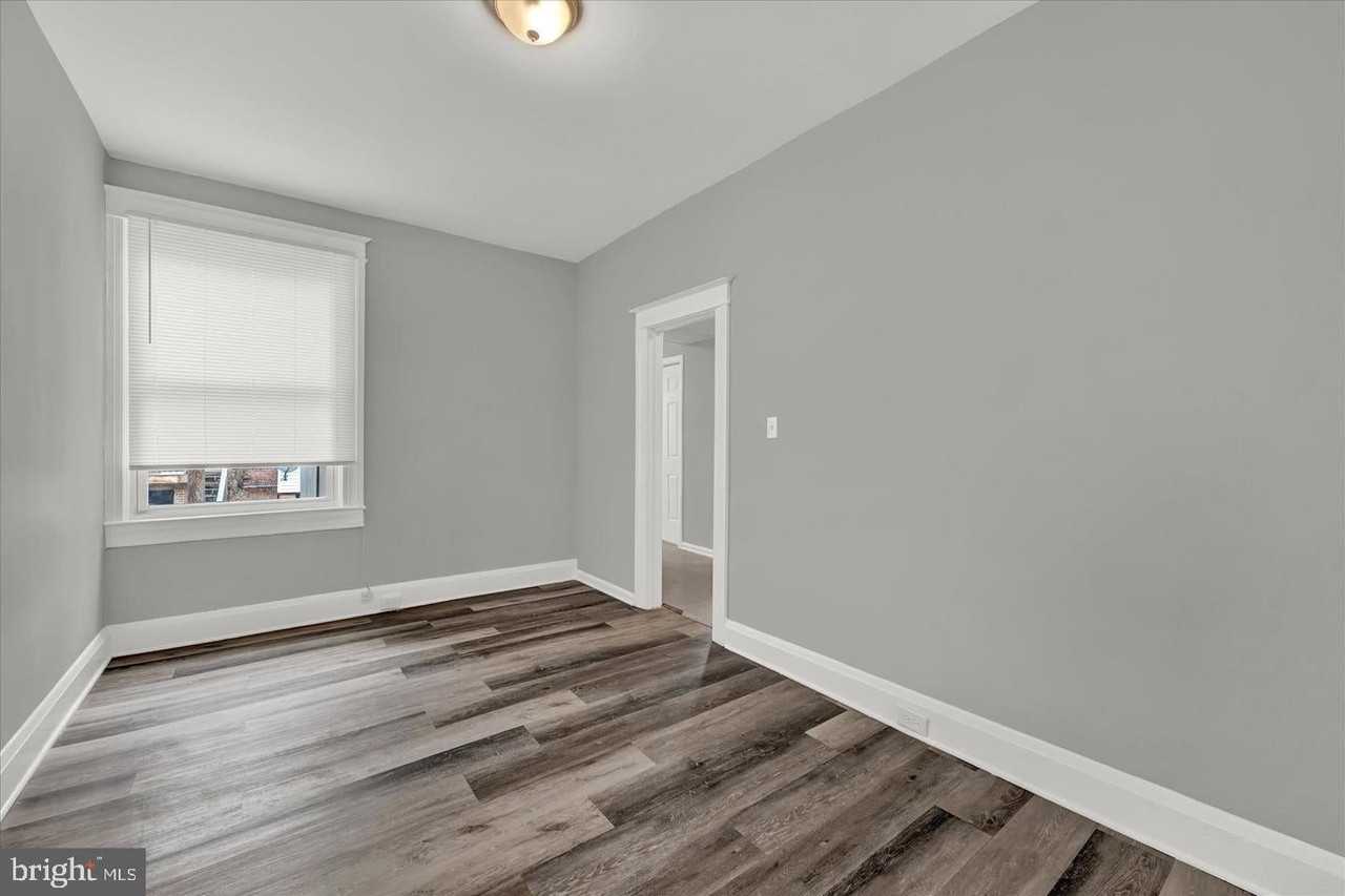 536 Winston Ave - Photo 7 of 21