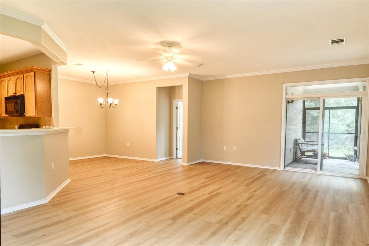 115 Dickens Cir - Photo 3 of 17