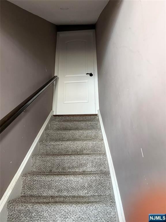 60 Dick St - Photo 2 of 5