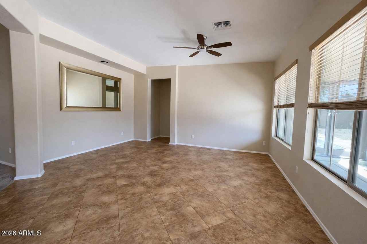 17597 W Aster Dr - Photo 6 of 18