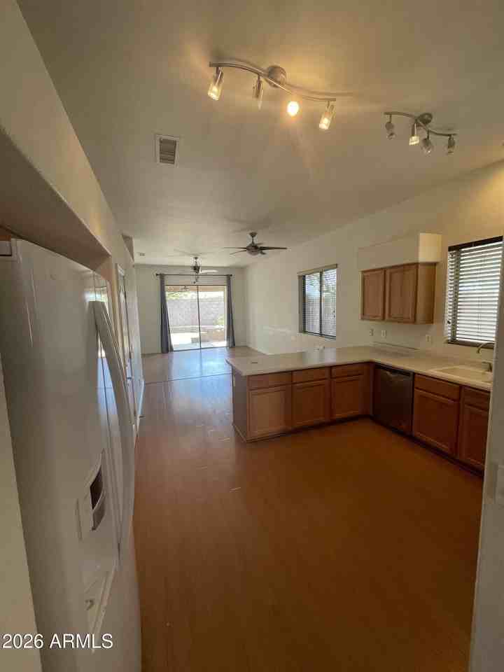 26201 N 47th Pl - Photo 6 of 12