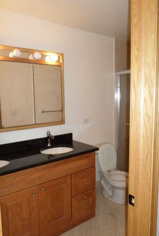 183 N East River Rd - Photo 4 of 15