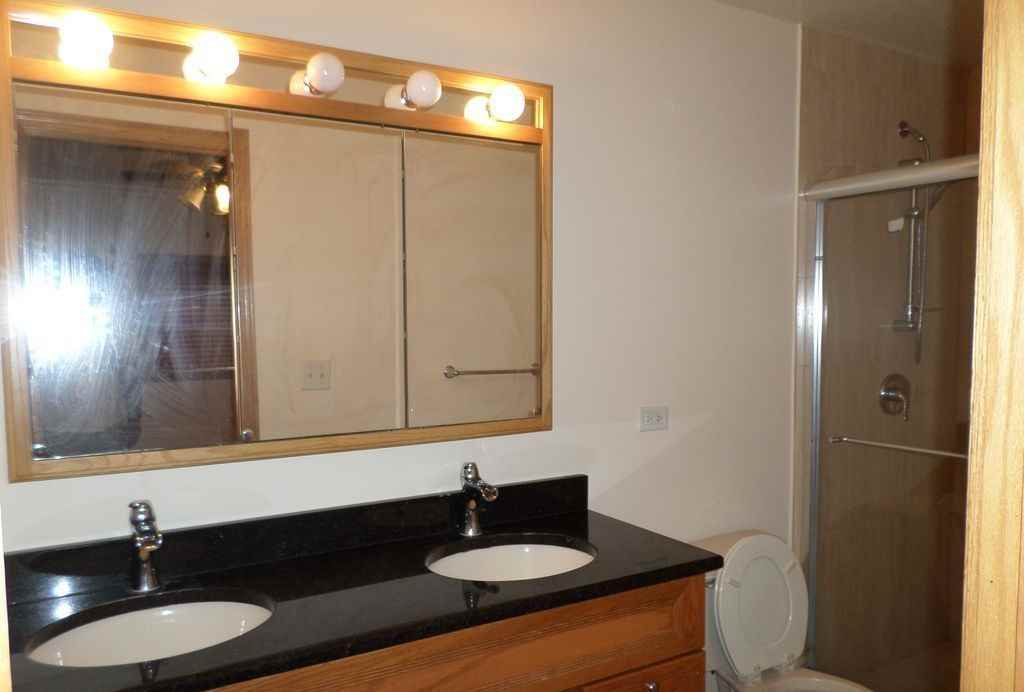 183 N East River Rd - Photo 5 of 15