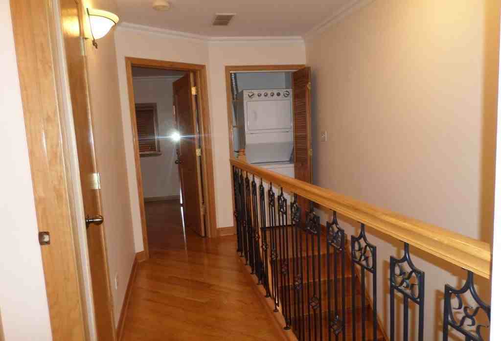 183 N East River Rd - Photo 6 of 15