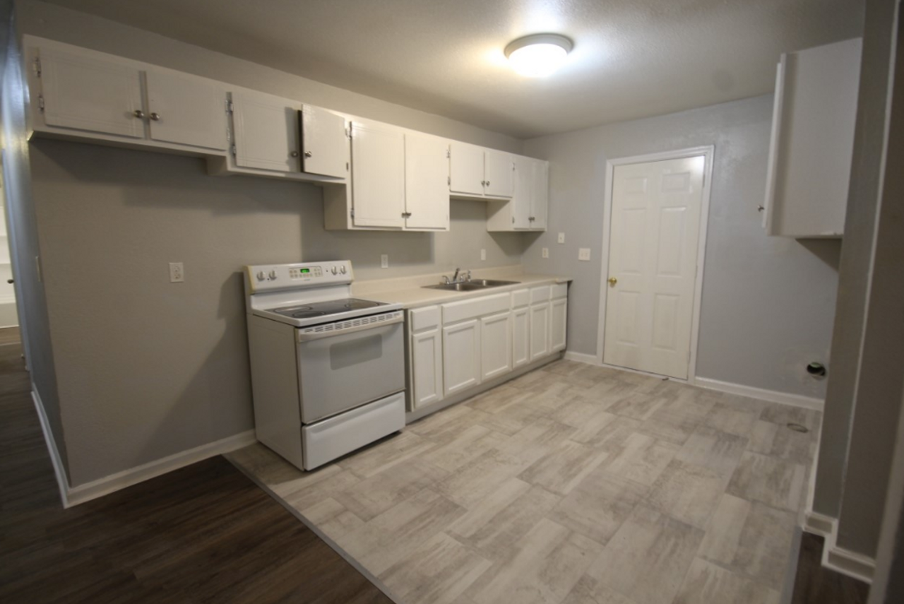 4706 Arrowhead Trl - Photo 2 of 6