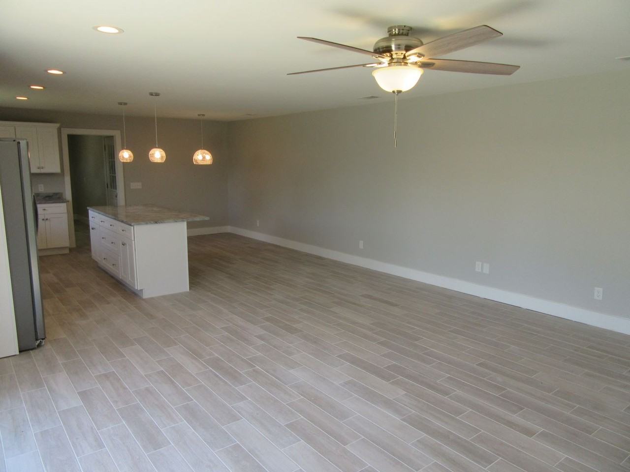 2708 Amelia Ave - Photo 5 of 42