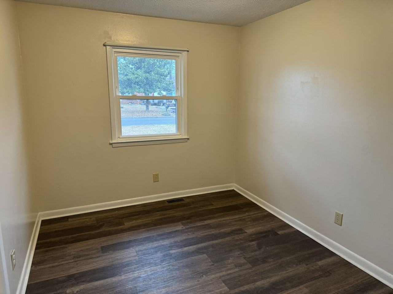 217 Pine Dale Rd - Photo 6 of 8