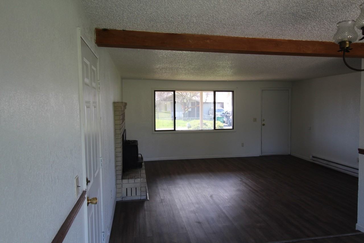 4831 Darwin Pl - Photo 5 of 20