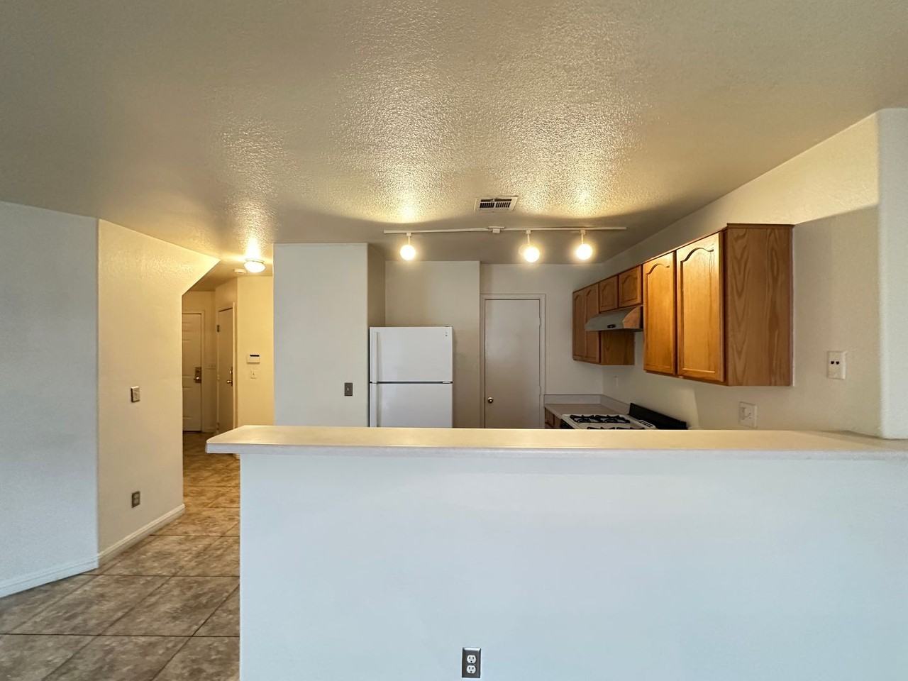 2500 Charleville Ave #103 - Photo 4 of 19