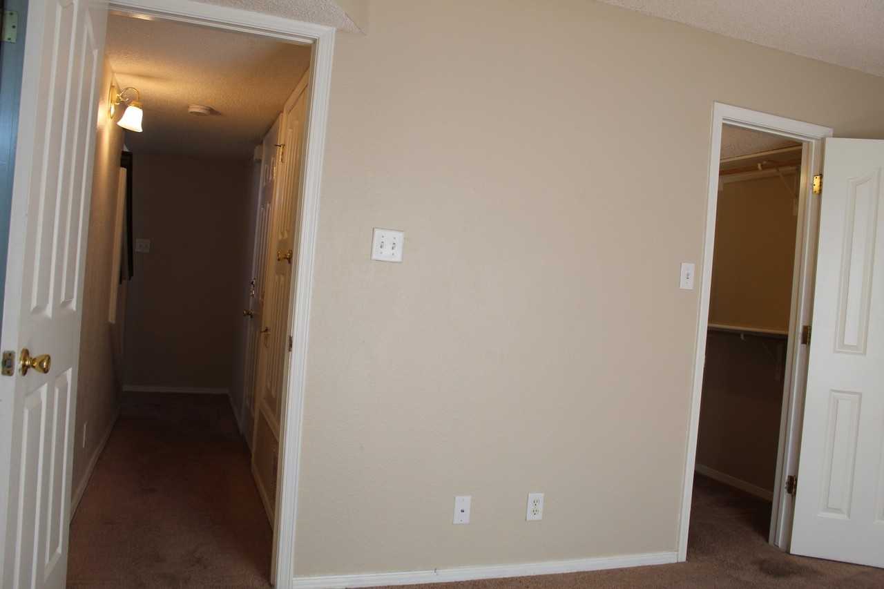 10212 Valle Del Mar Dr - Photo 5 of 11