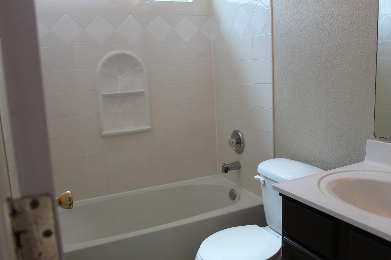 10212 Valle Del Mar Dr - Photo 7 of 11