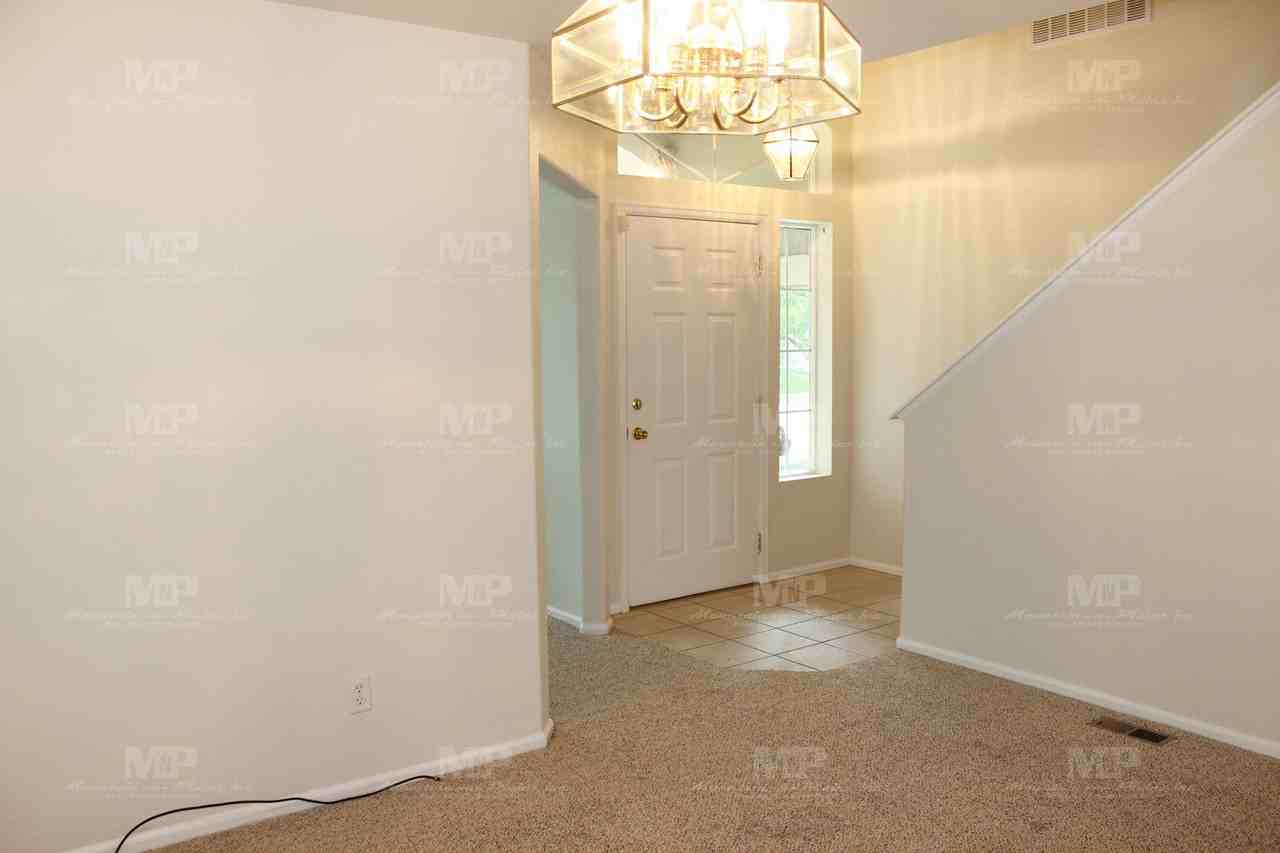 1921 Fossil Creek Pkwy - Photo 2 of 26