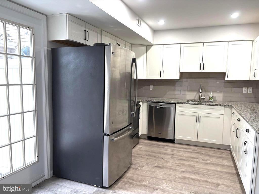 1505 Potters Pl - Photo 4 of 27