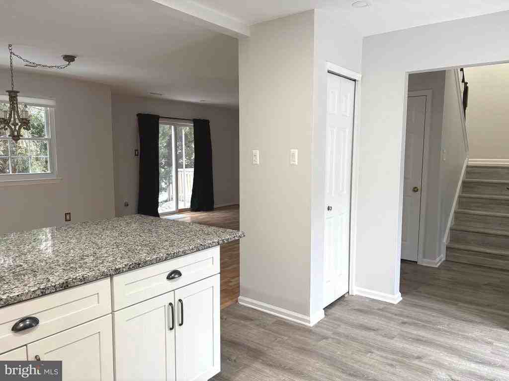 1505 Potters Pl - Photo 6 of 27