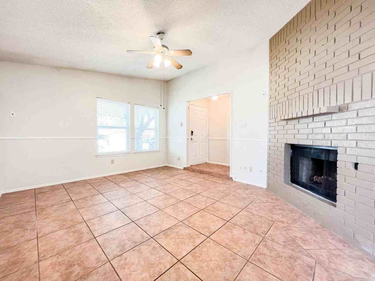 1301 Pitcairn Dr - Photo 3 of 17