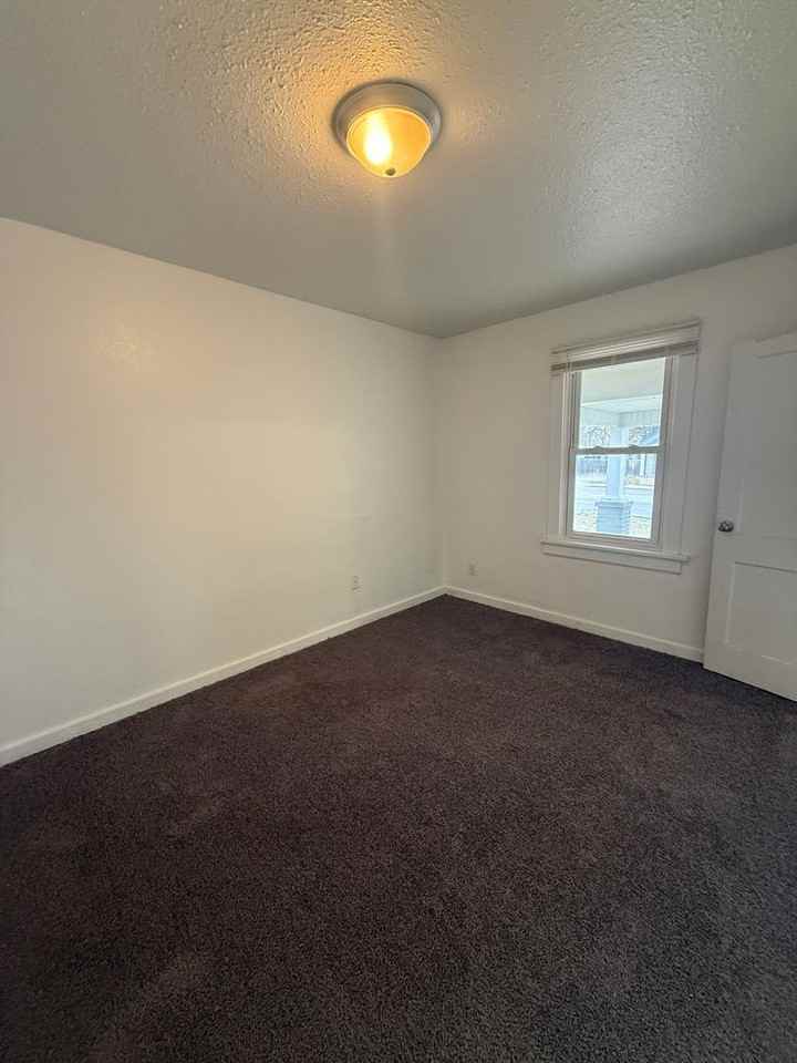 2312 N National Ave - Photo 7 of 11