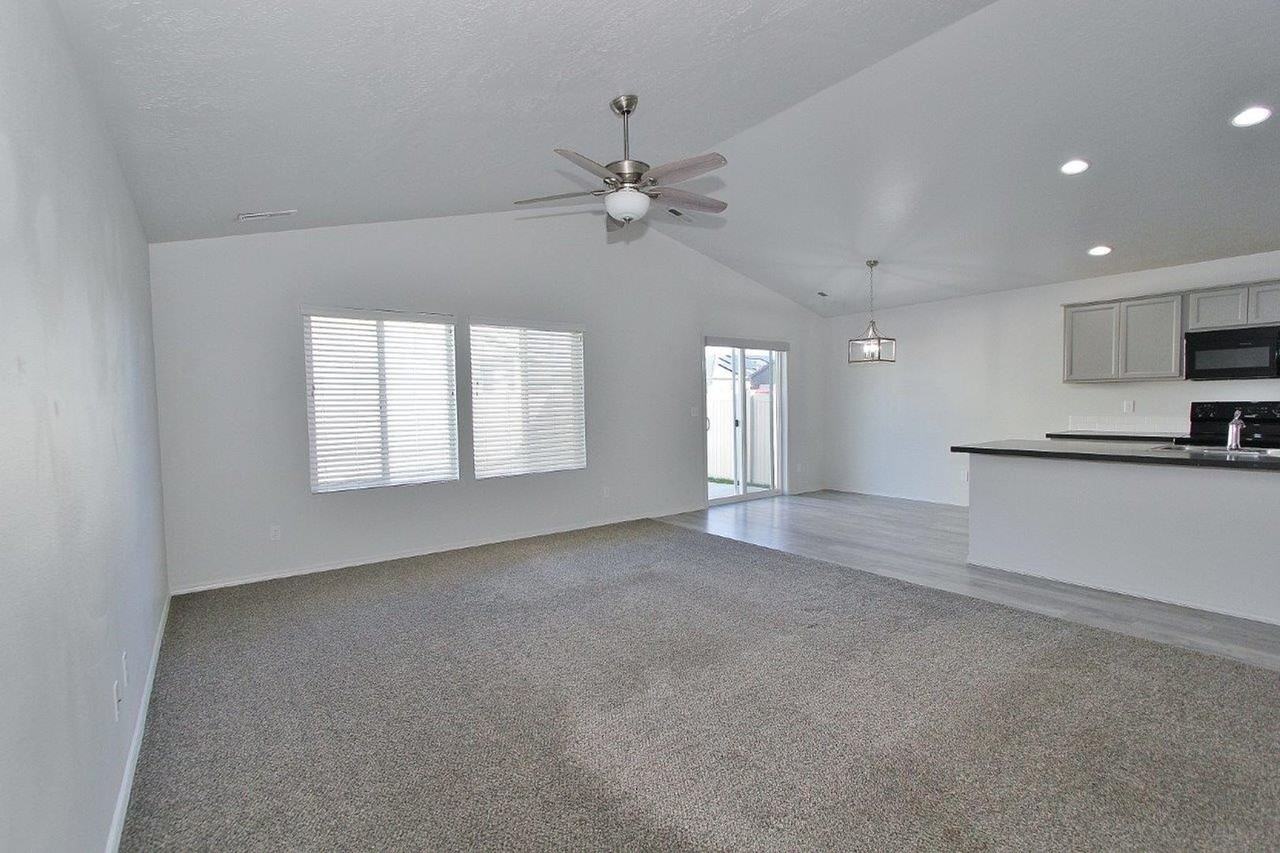 1434 N Thistle Dr - Photo 6 of 27