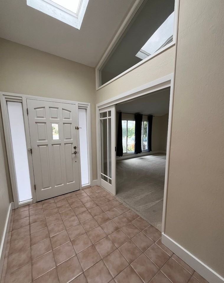 1570 Bungalow Ln - Photo 4 of 18