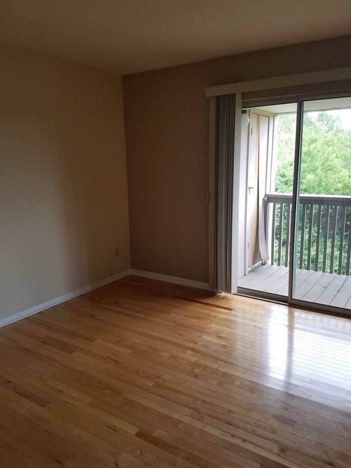 550 Borden Rd - Photo 5 of 16